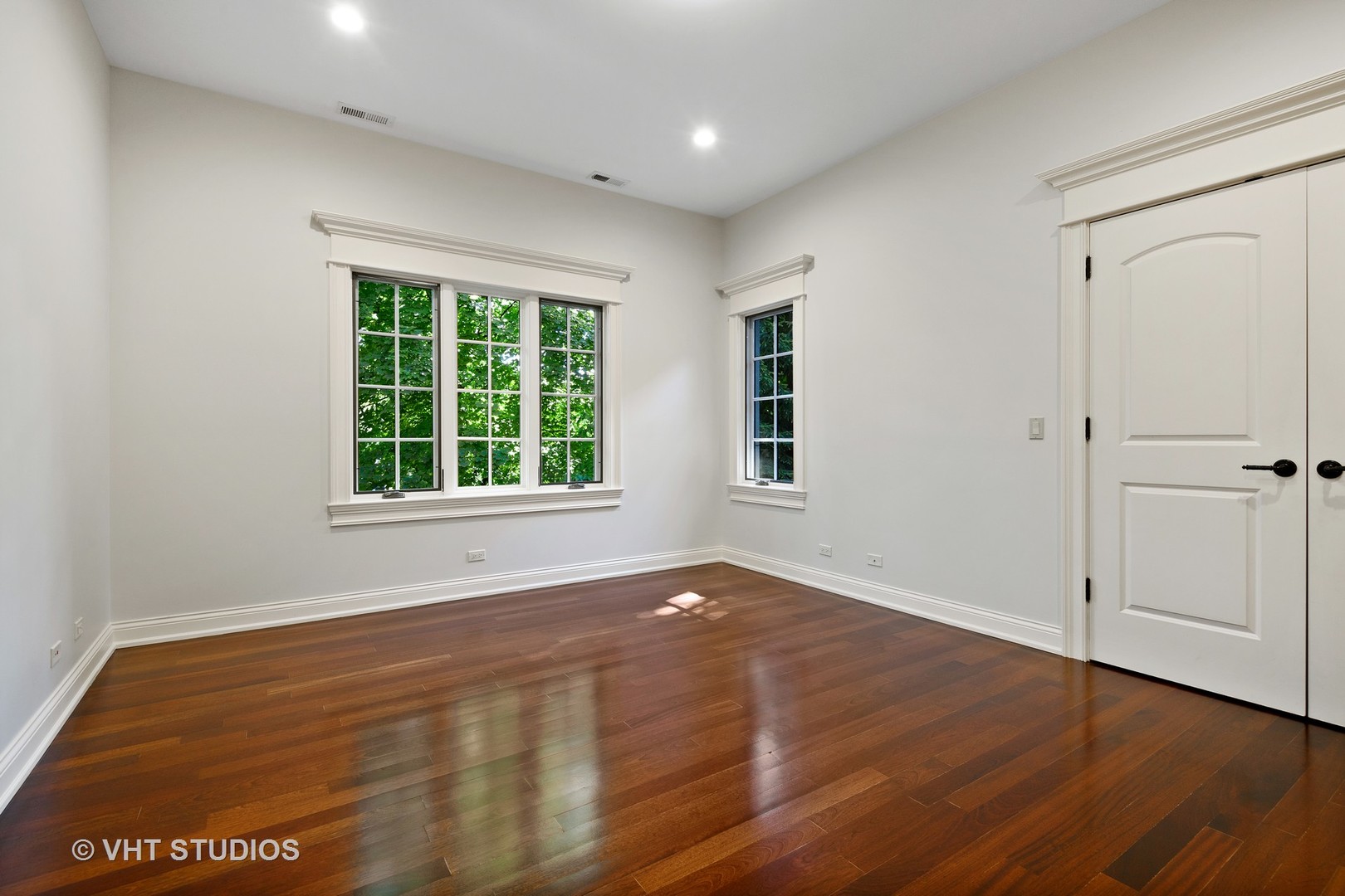 900 Seneca Road Wilmette, IL 60091 - Photo 24 of 32