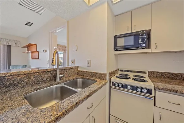 $200,000 | 902 Gibbs Road, Unit 282, Venice, FL 34285