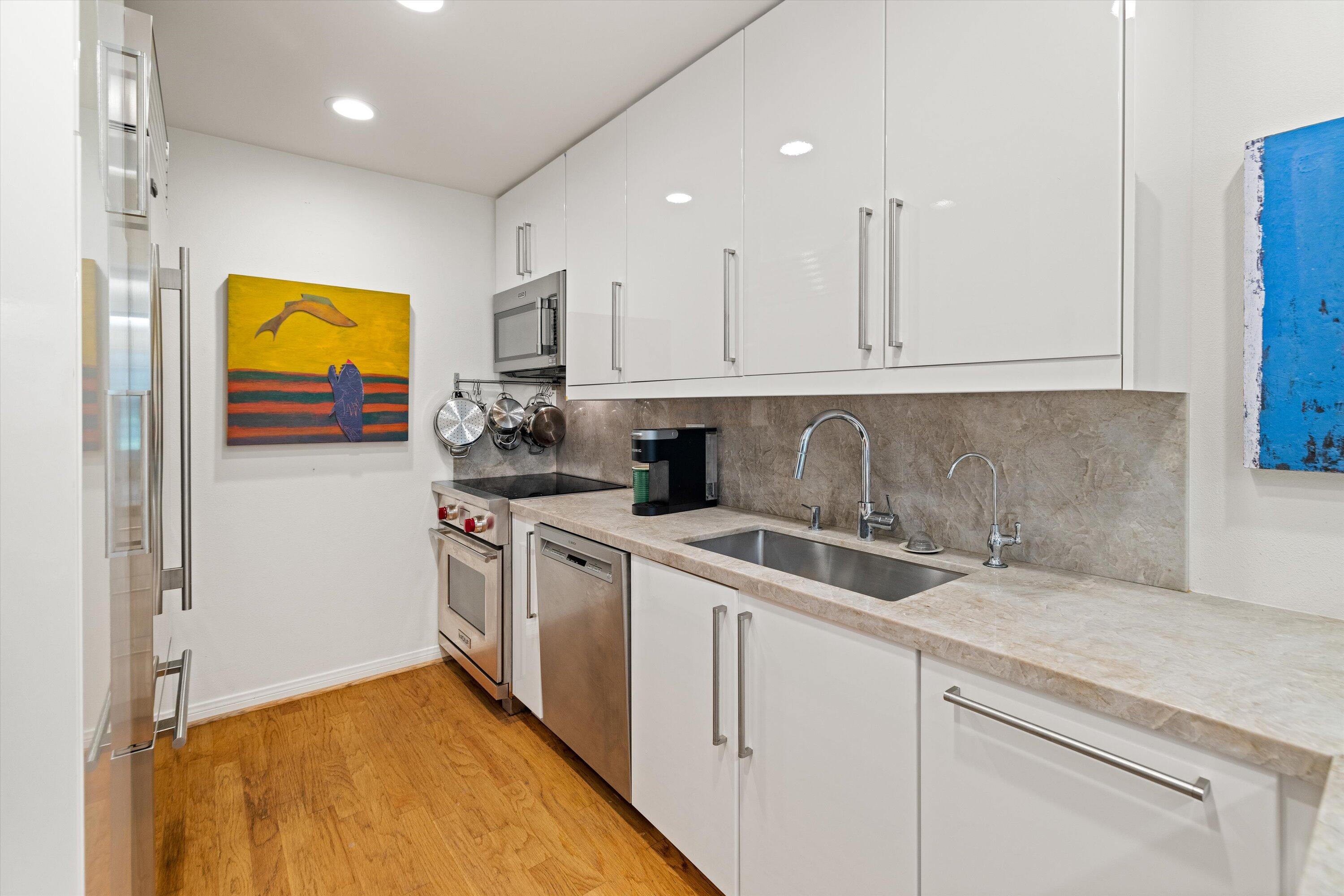 1220 Coast Village Road, Unit 211 Santa Barbara, CA 93108 - Photo 10 of 27 Kitchen