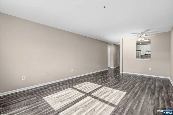 $2,700 | 905 River Road, Unit 202, Edgewater, NJ 07020