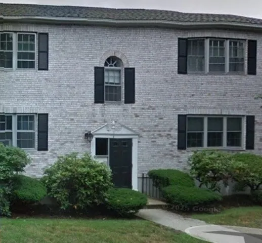 $2,400 | 11 Lake Shore Court, Unit 4, Boston, MA 02135