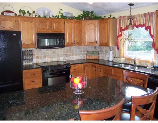 98 Marehaven Drive Seekonk, MA 02771 - Photo 3 of 7 Kitchen.