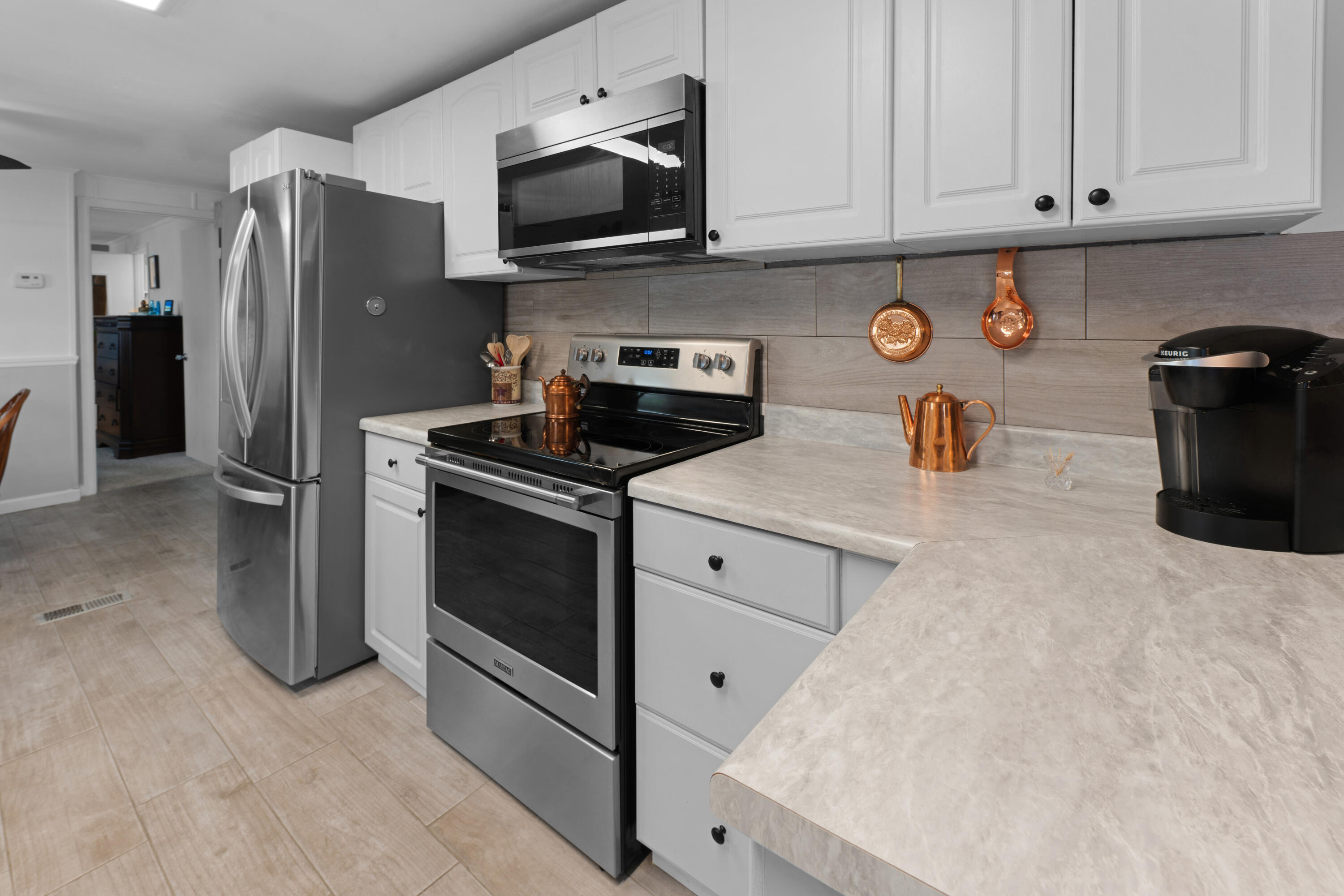 9273 Southwest Mary Drive Stuart, FL 34997 - Photo 11 of 30 DSC04171