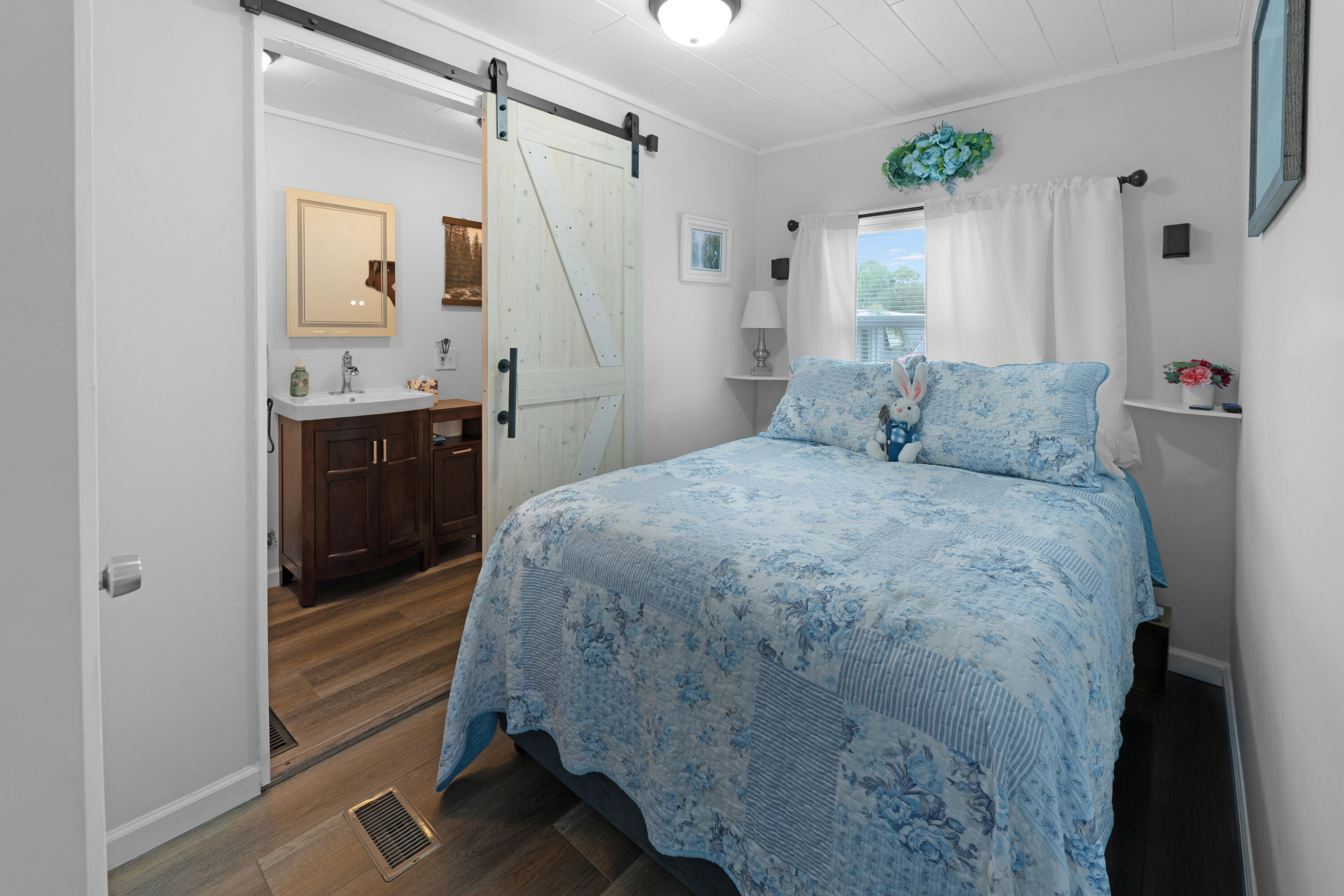 9273 Southwest Mary Drive Stuart, FL 34997 - Photo 22 of 30 DSC04146