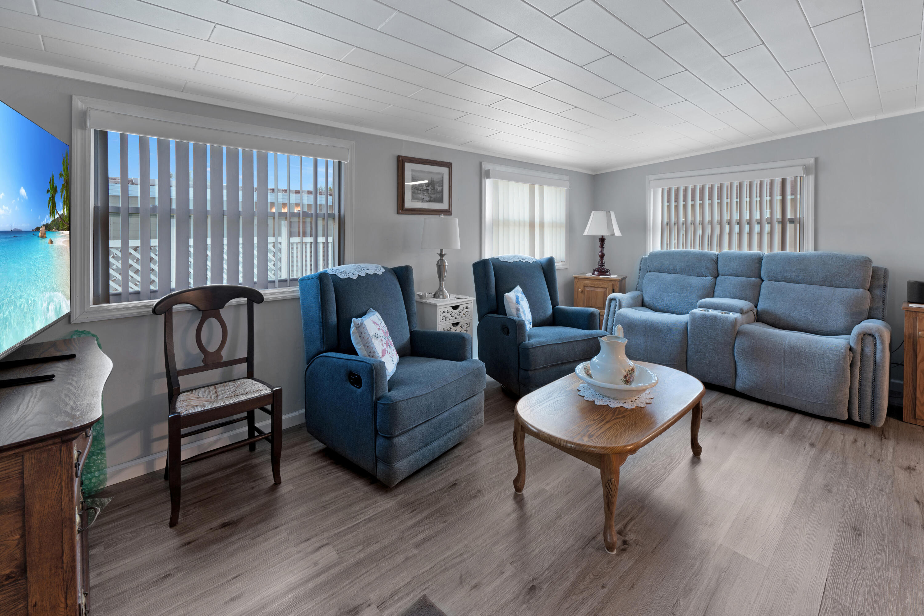 9273 Southwest Mary Drive Stuart, FL 34997 - Photo 4 of 30 DSC04131