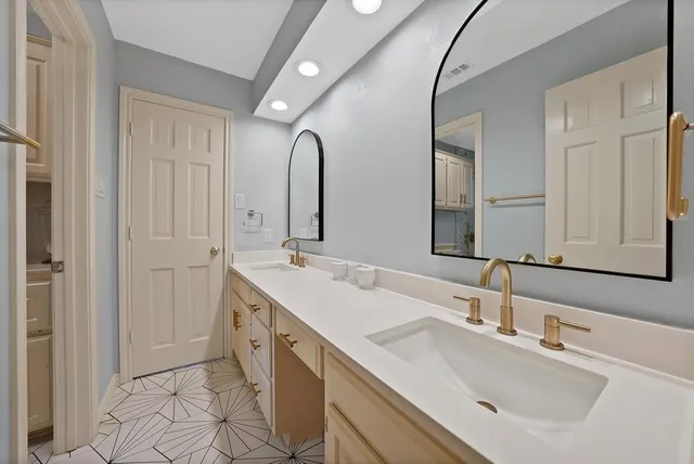 $698,500 | 2907 Arbor Oaks Drive, Arlington, TX 76006