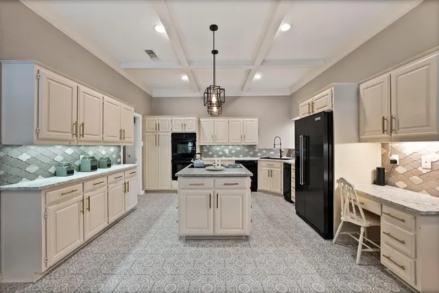 $698,500 | 2907 Arbor Oaks Drive, Arlington, TX 76006