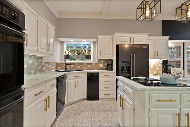 $698,500 | 2907 Arbor Oaks Drive, Arlington, TX 76006