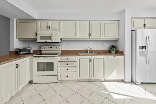 $6,000 | 724 Bayport Way, Unit 724, Longboat Key, FL 34228