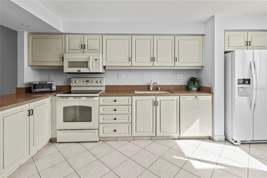 724 Bayport Way, Unit 724 Longboat Key, FL 34228 - Photo 9 of 63