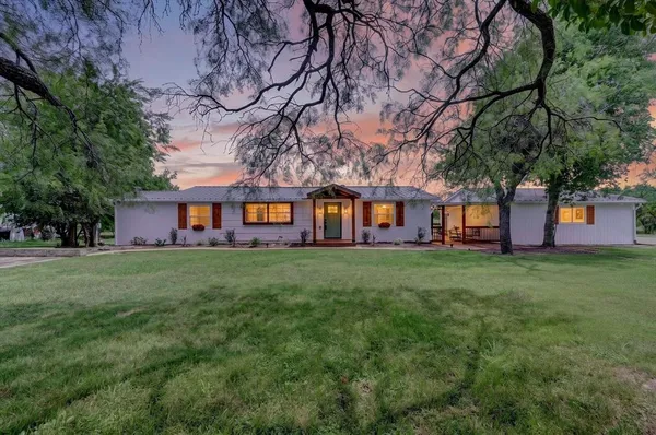 $310,000 | 704 Spring Miller Court, Arlington, TX 76002