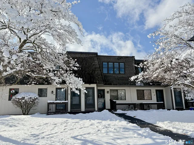 $199,900 | 83 Landing Circle, Unit 83, Suffield, CT 06078