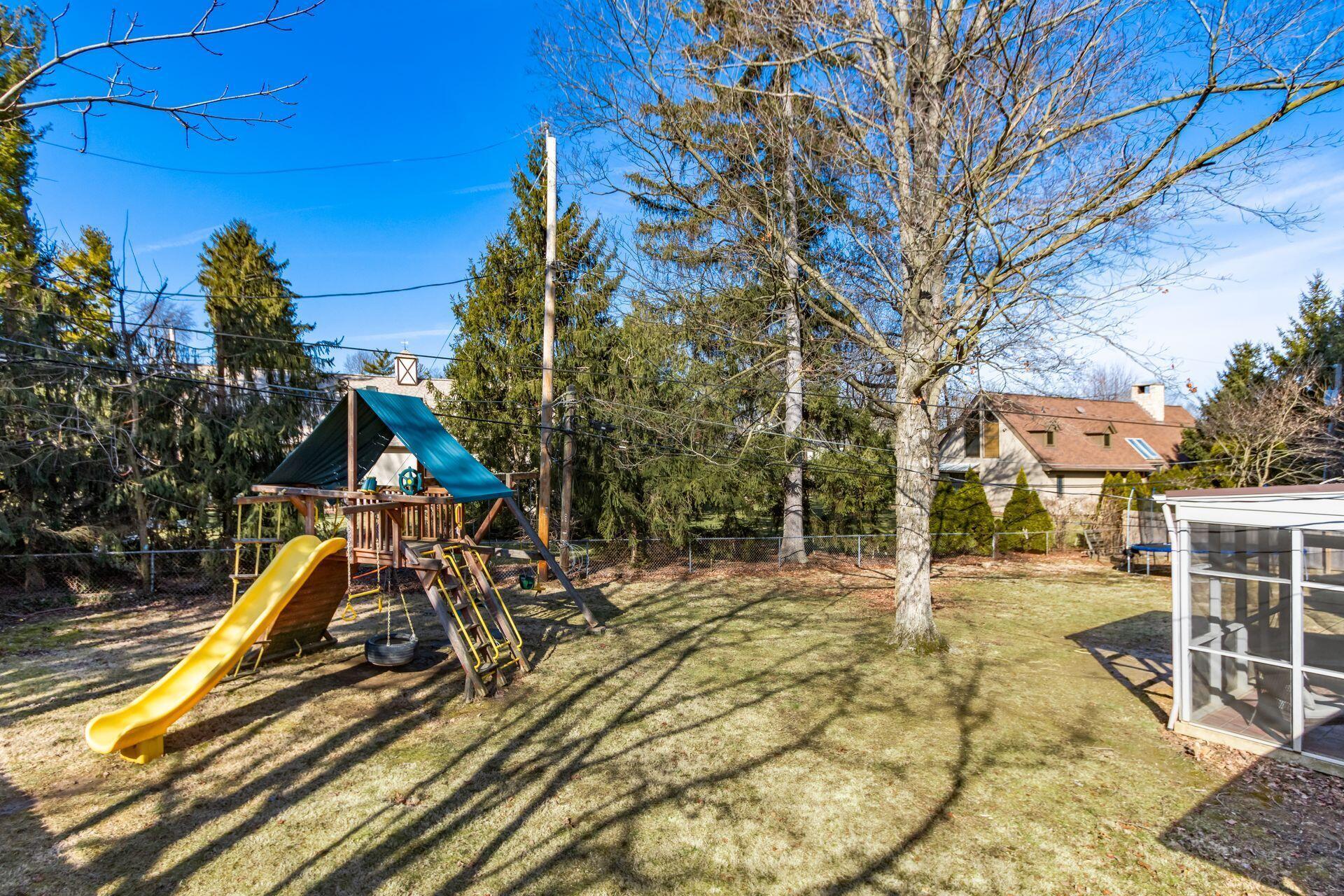 4453 Willowbrook Road Columbus, OH 43220 - Photo 27 of 29 003_Willowbrook Rd-114 - Copy