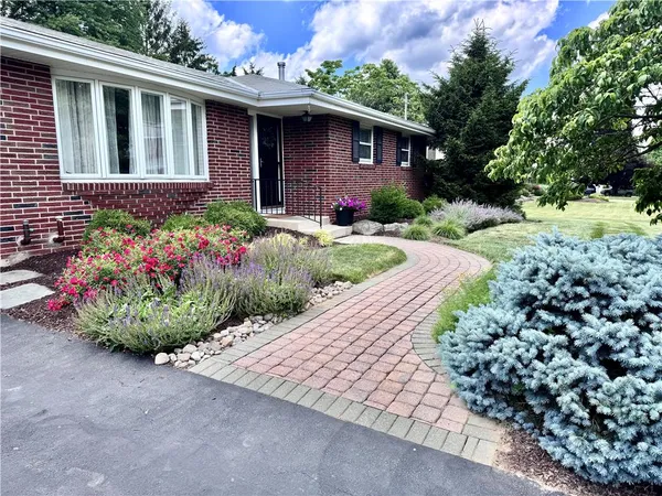 $374,900 | 5334 Egypt Road, Laurys Station, PA 18059