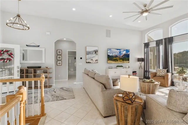 $1,850,000 | 415 Gardenia Circle, Sunrise Beach, MO 65079