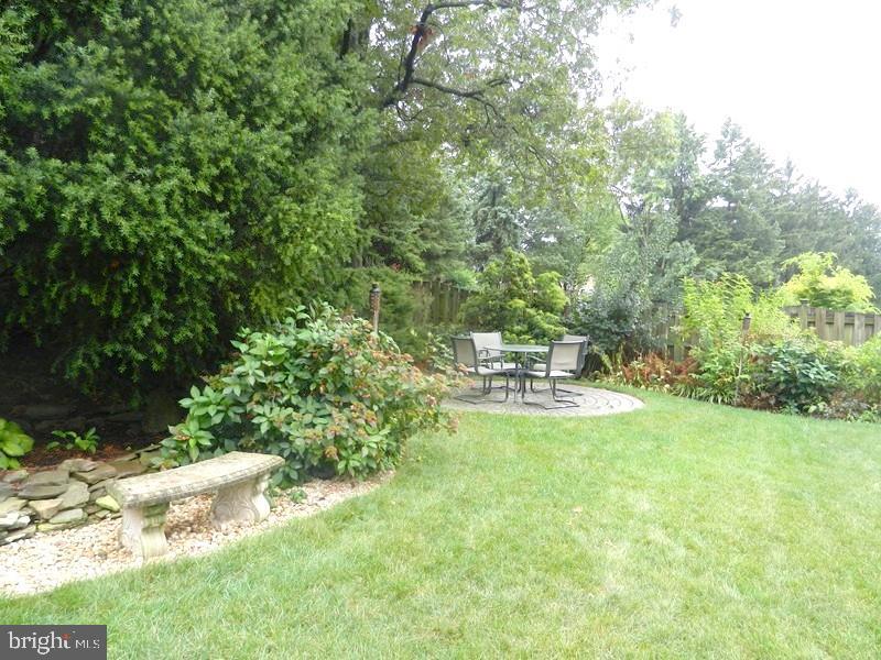 855 Woodbridge Road York, PA 17402 - Photo 34 of 36 Gallery Image 34