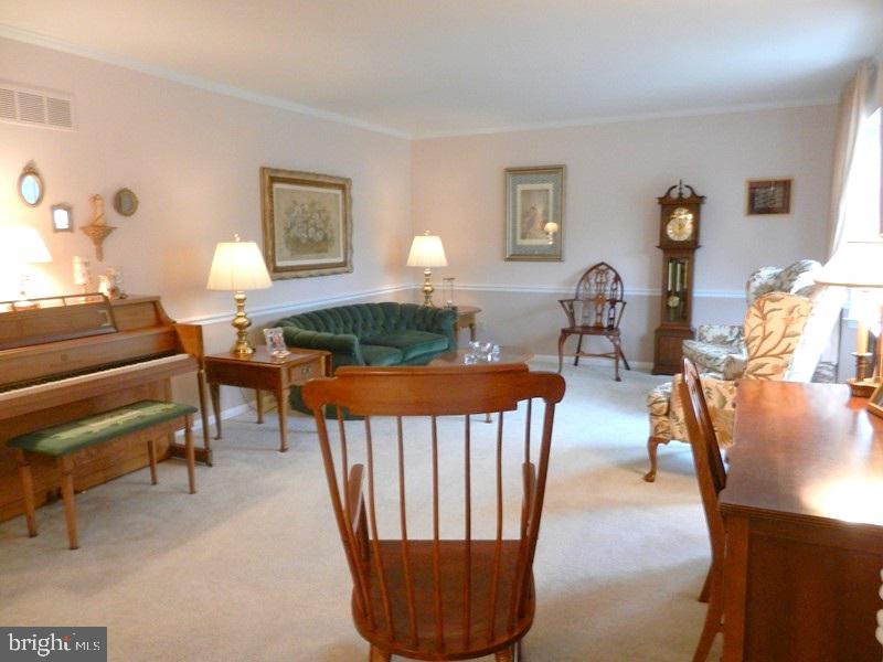 855 Woodbridge Road York, PA 17402 - Photo 7 of 36 Gallery Image 7