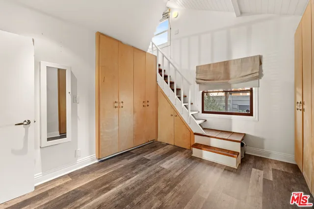 $1,625,000 | 107 Clubhouse Avenue, Venice, CA 90291