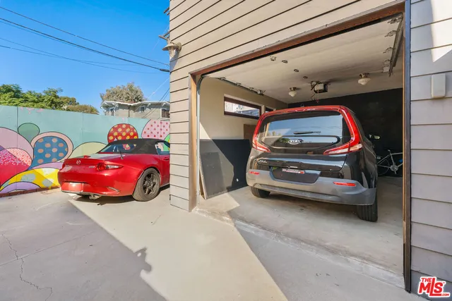 $1,625,000 | 107 Clubhouse Avenue, Venice, CA 90291