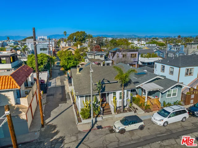 $1,625,000 | 107 Clubhouse Avenue, Venice, CA 90291