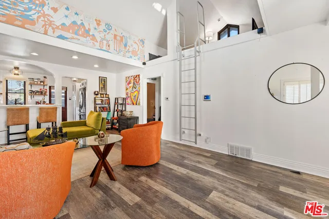 $1,625,000 | 107 Clubhouse Avenue, Venice, CA 90291