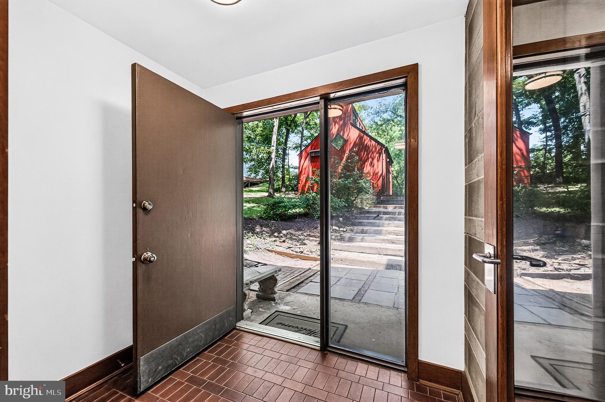 10817 Cross School Road Reston, VA 20191 - Photo 8 of 89 House Entrance