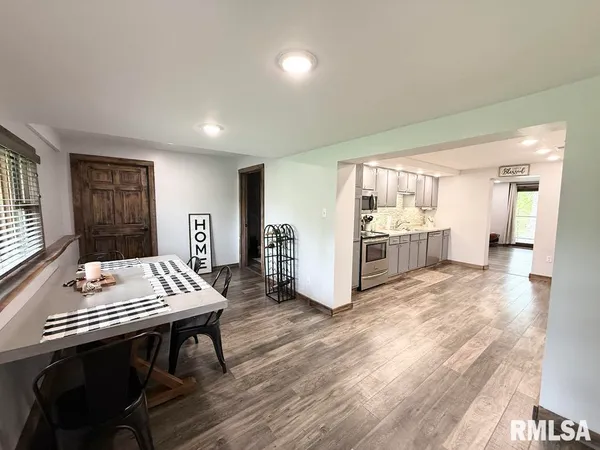 $299,900 | 285 Twin Springs Loop, Anna, IL 62906