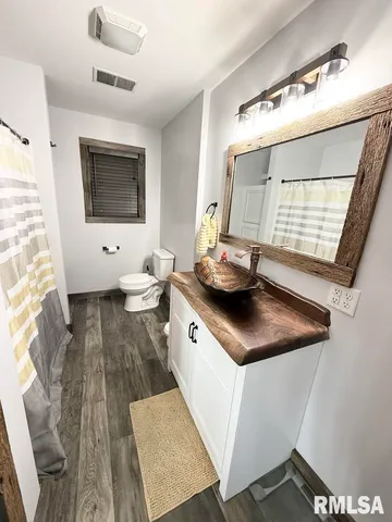 $299,900 | 285 Twin Springs Loop, Anna, IL 62906