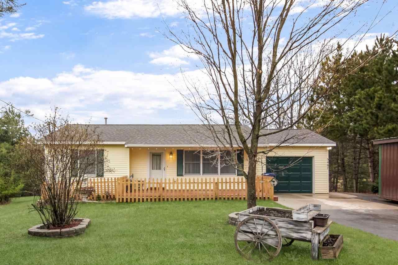5487 Goodrick Road Traverse City, MI 49684 - Photo 1 of 20 1886799.JPG