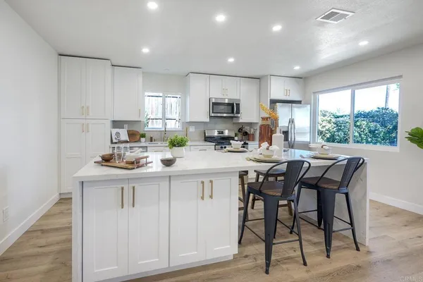$799,999 | 1350 Marabou Lane, Vista, CA 92083