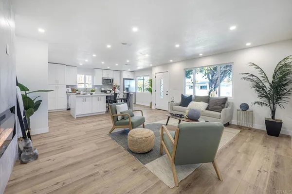 $799,999 | 1350 Marabou Lane, Vista, CA 92083