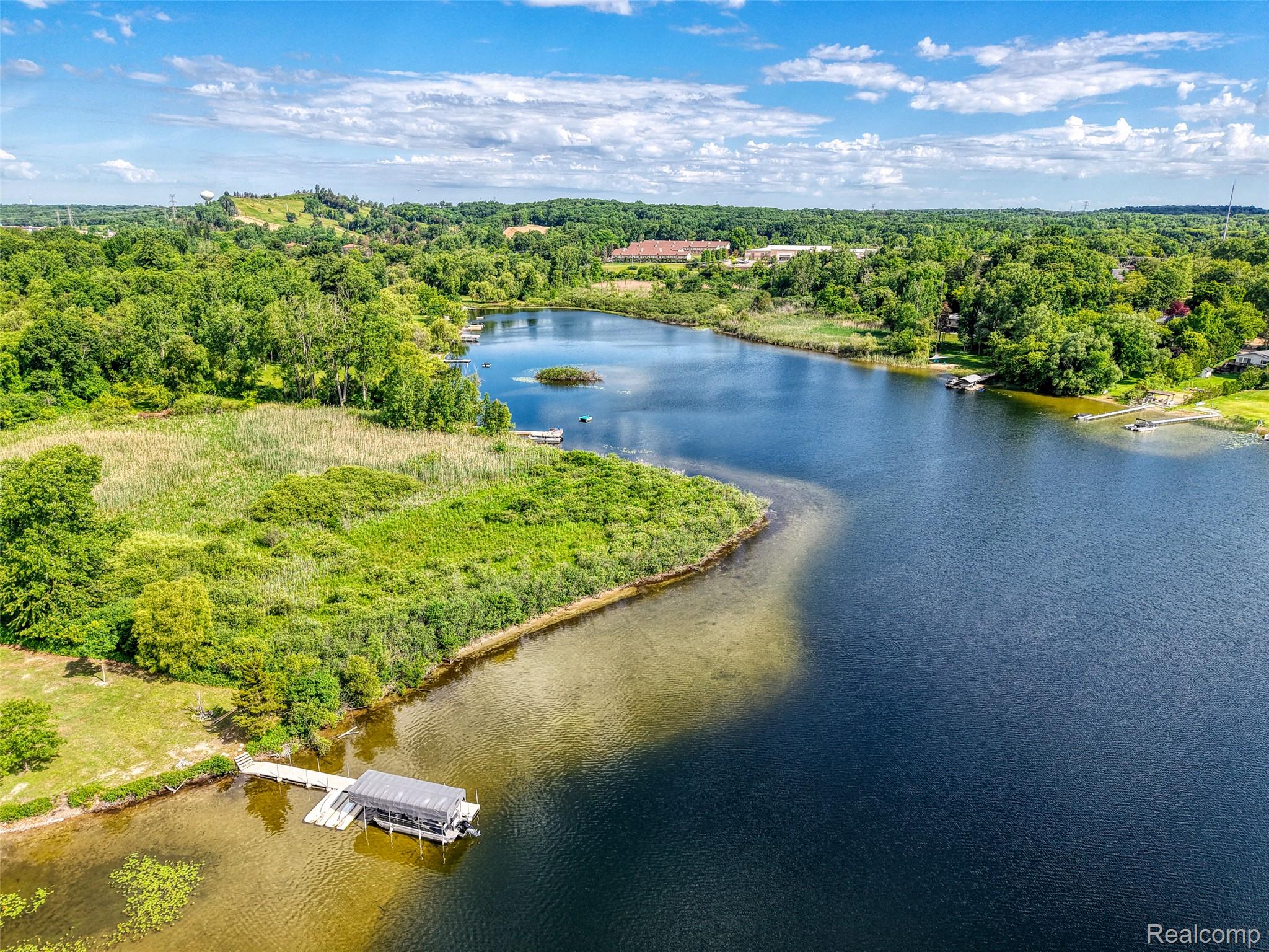 423 Sunset Street White Lake, MI 48383 - Photo 62 of 65 DJI_20260616101211_0204_D_8.jpg