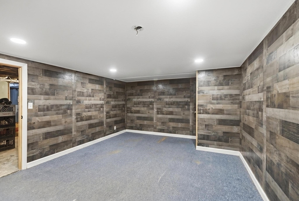 364 West Meadow Road Lowell, MA 01854 - Photo 16 of 26