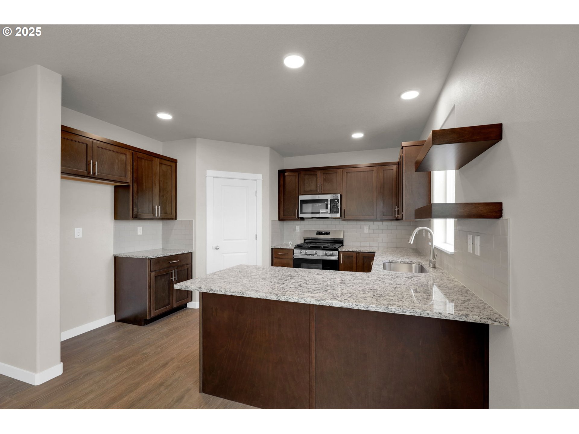 5679 Magnificence Way Eugene, OR 97402 - Photo 18 of 45
