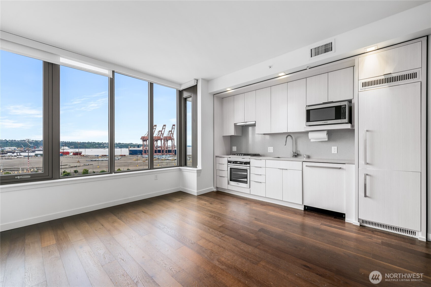 590 1st Avenue South, Unit 902 Seattle, WA 98104 - Photo 9 of 29