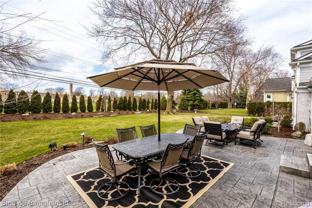595 Ballantyne Back Yard Stamped Patio