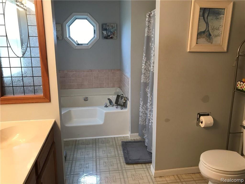 25701 Carleton West Road New Boston, MI 48164 - Photo 21 of 35