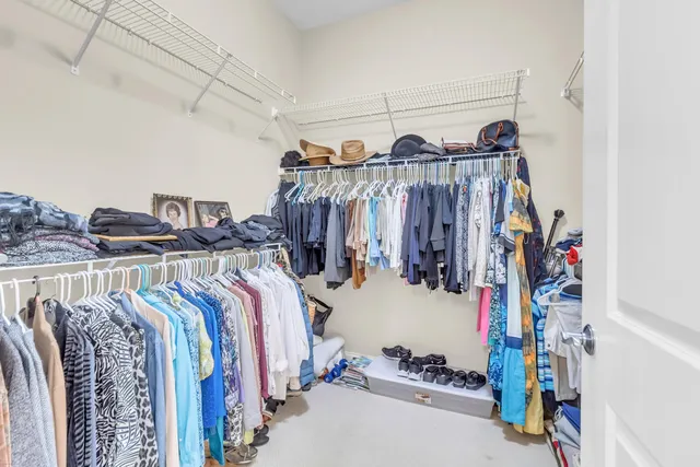 $880,000 | 200 River Landing Drive, Unit B205, Charleston, SC 29492