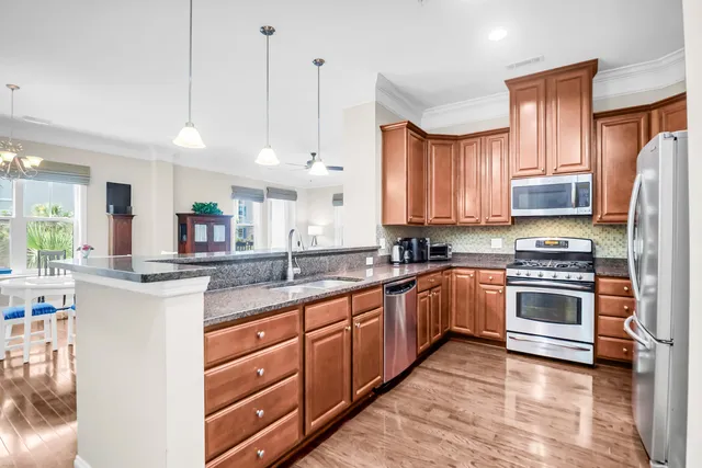 $880,000 | 200 River Landing Drive, Unit B205, Charleston, SC 29492