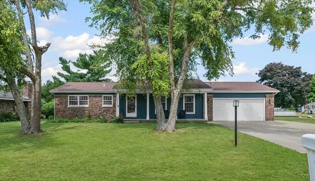 $180,000 | 6 Harness Lane, Pesotum, IL 61863