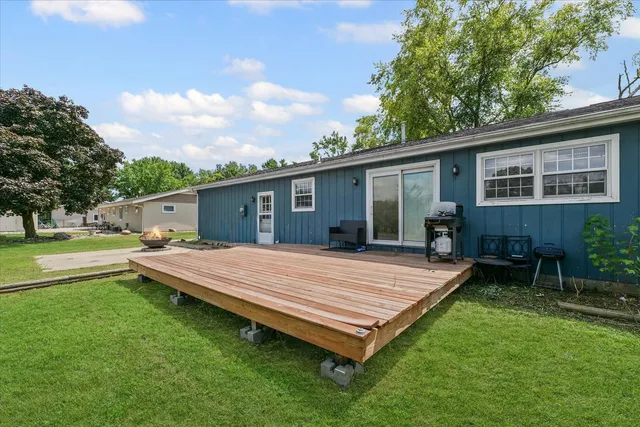 $180,000 | 6 Harness Lane, Pesotum, IL 61863