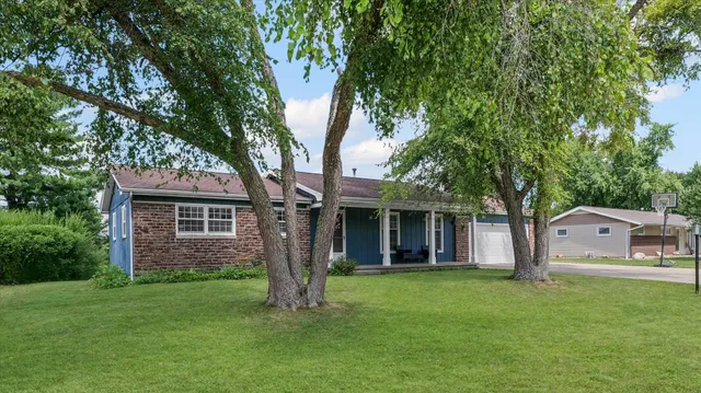 $180,000 | 6 Harness Lane, Pesotum, IL 61863