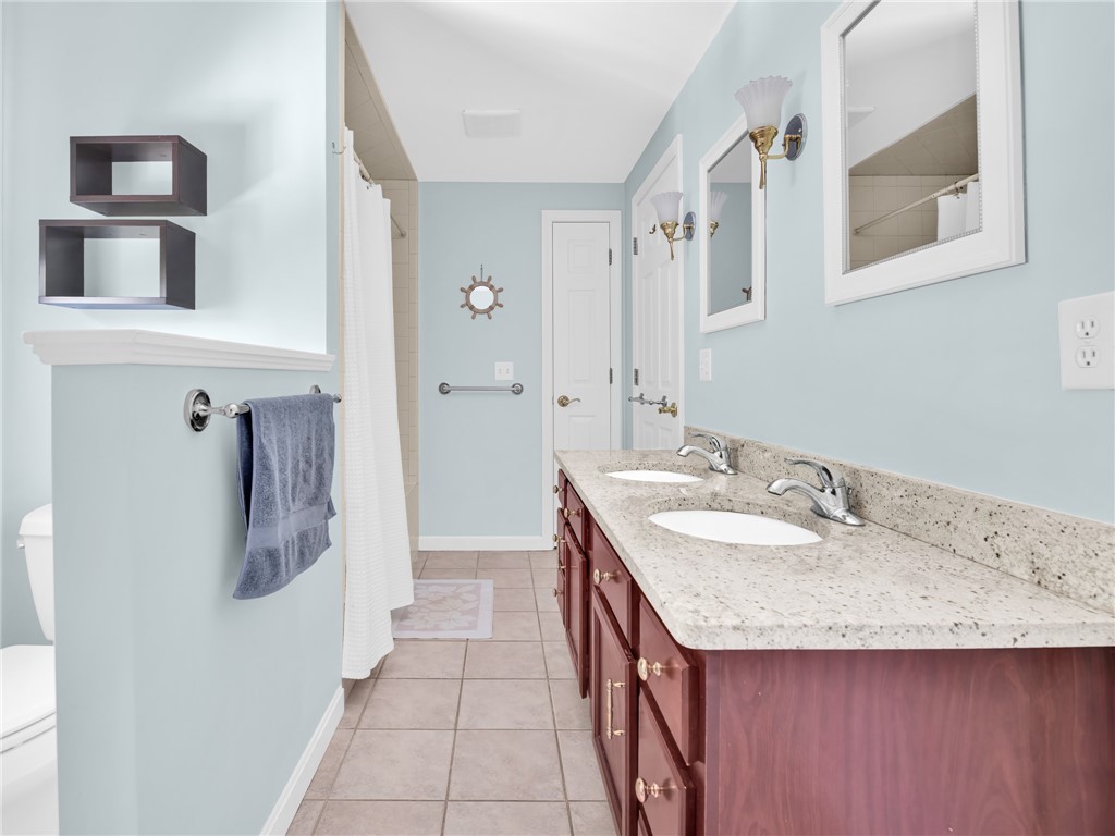 108 Wilbur Road Lincoln, RI 02865 - Photo 18 of 42 jack/jill bathroom