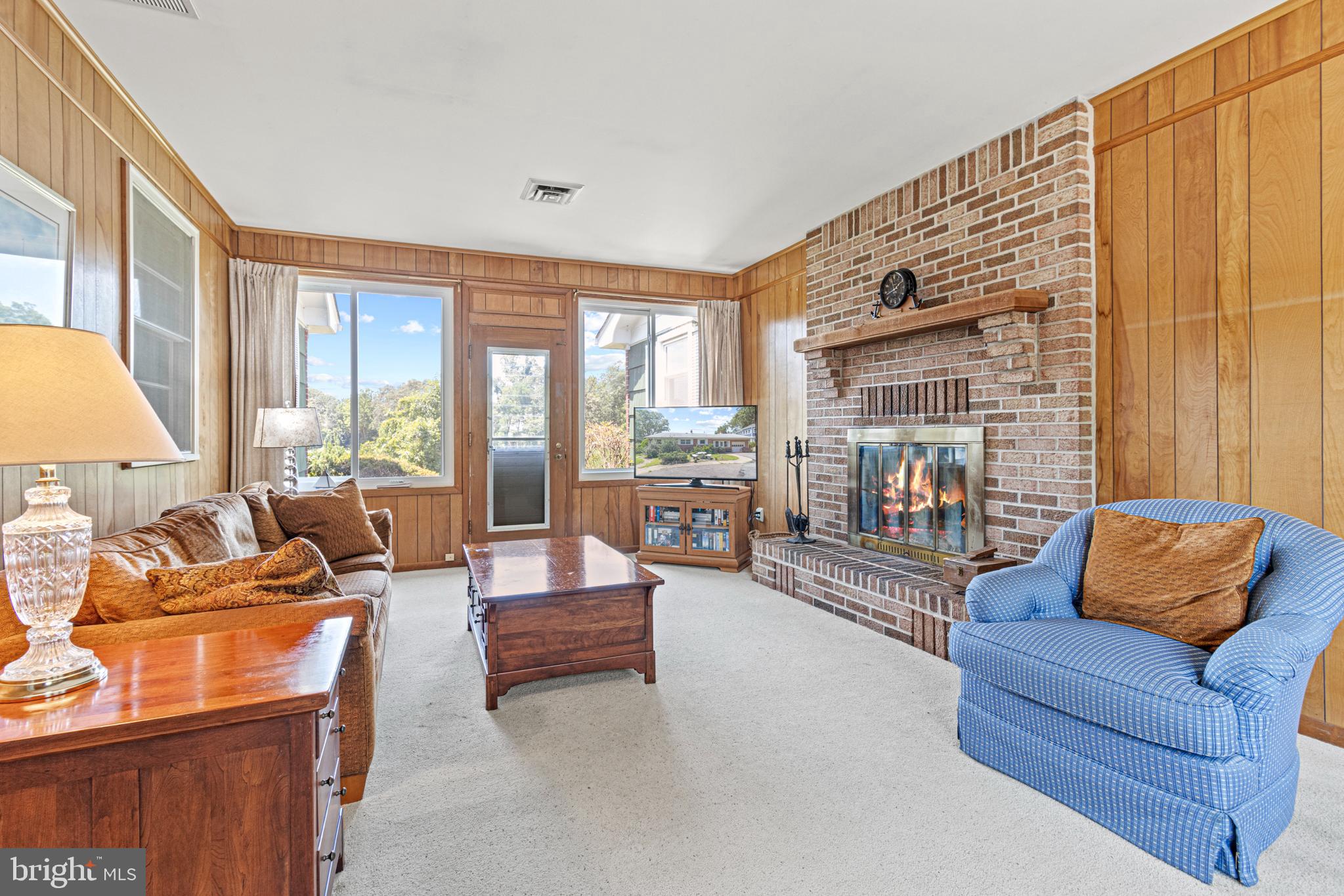 216 Riverside Road Edgewater, MD 21037 - Photo 12 of 35 Connecting cozy family room off of garage