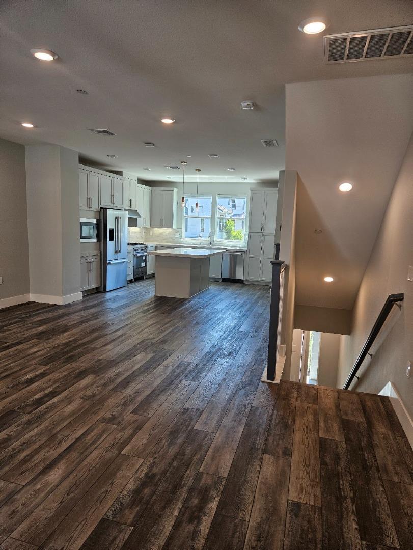 122 Ranch Lane Mountain View, CA 94040 - Photo 9 of 20