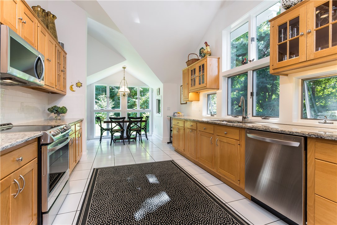 21 Yosemite Valley Road Westerly, RI 02891 - Photo 11 of 38