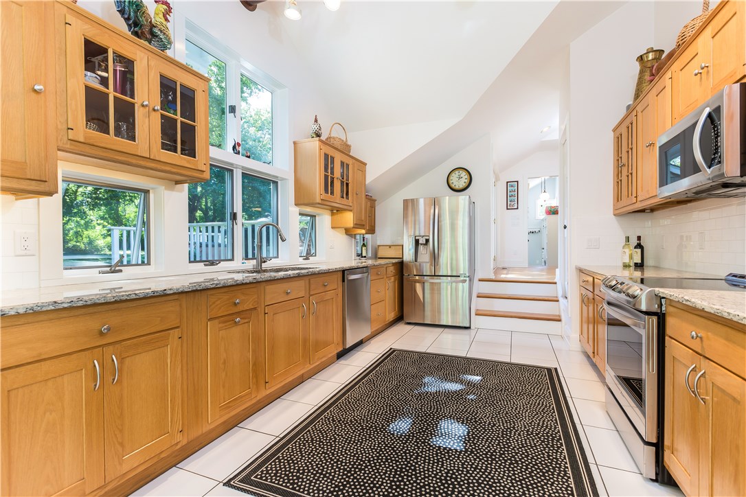 21 Yosemite Valley Road Westerly, RI 02891 - Photo 13 of 38