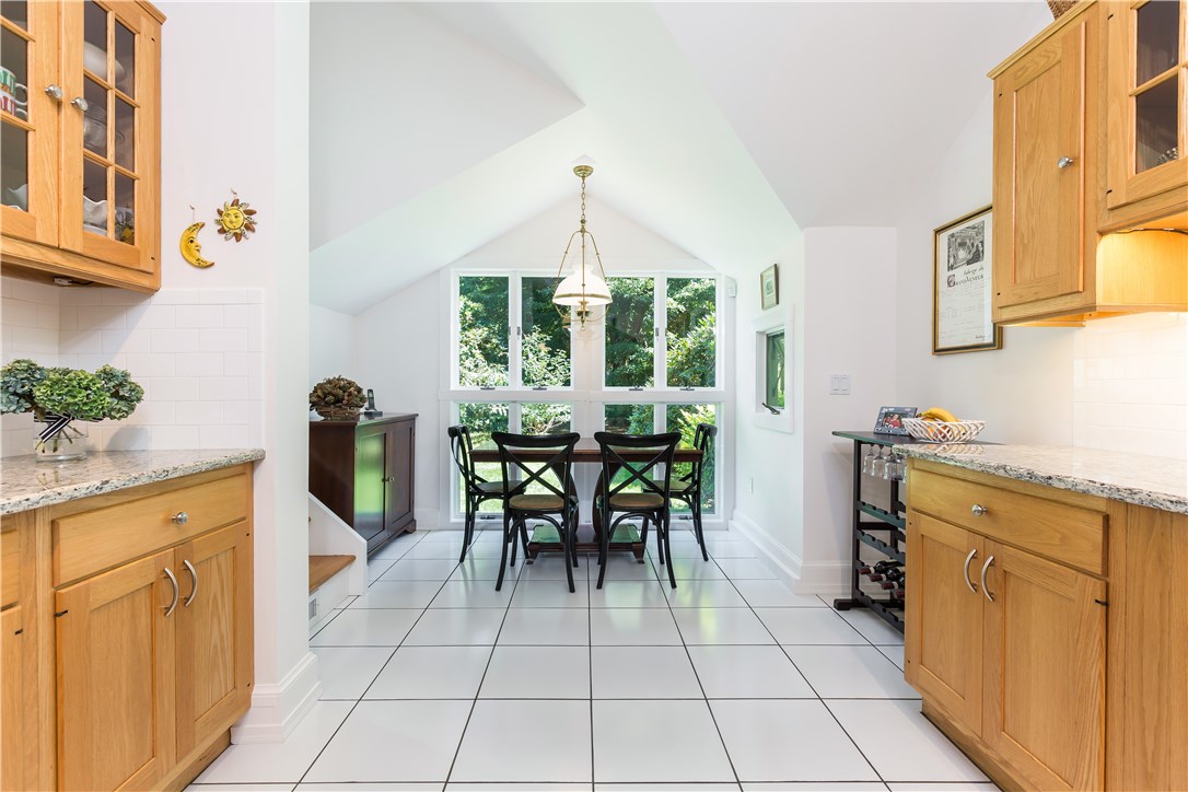 21 Yosemite Valley Road Westerly, RI 02891 - Photo 5 of 38