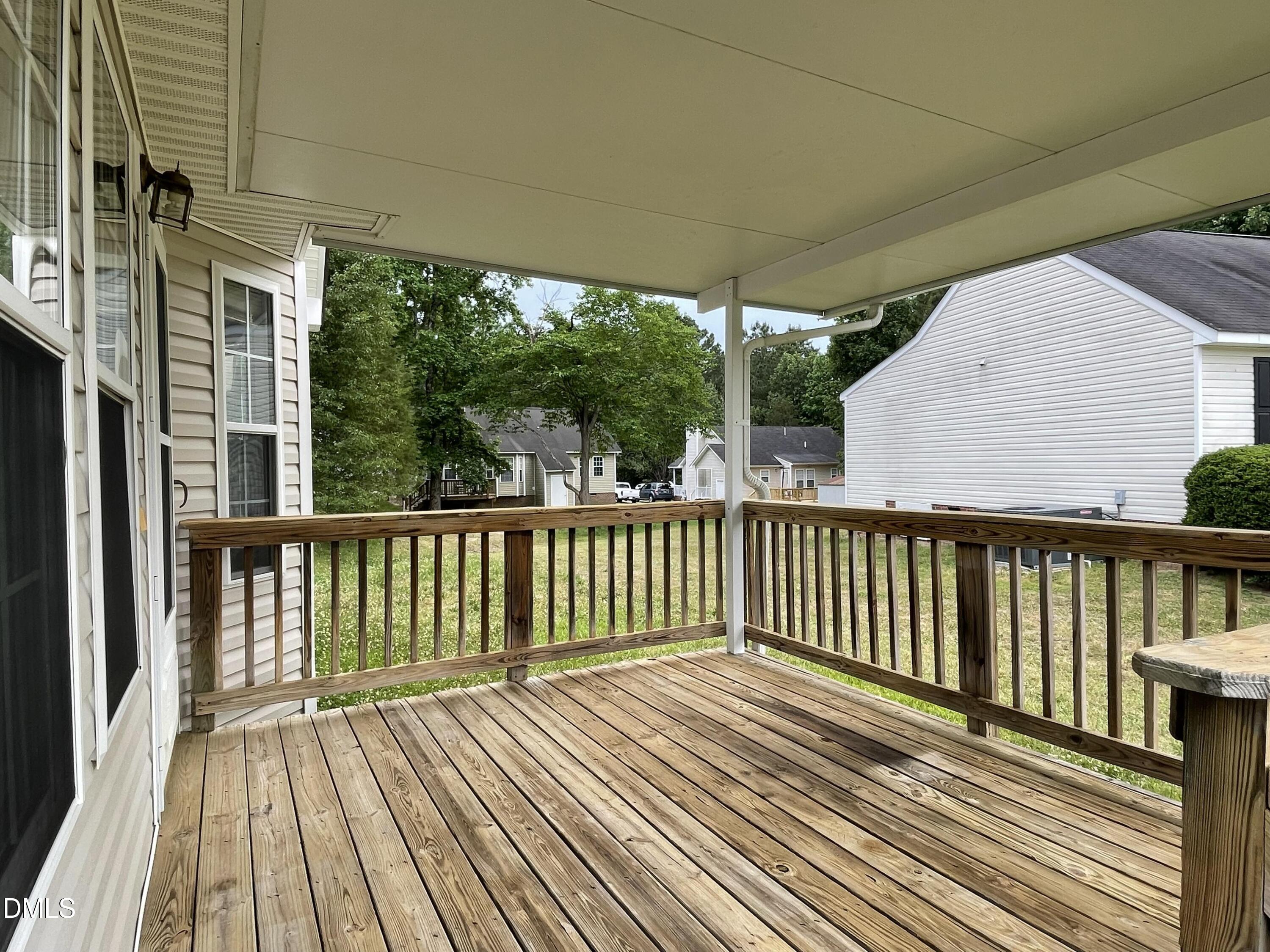 1008 Laurel Leaf Road Zebulon, NC 27597 - Photo 4 of 21 04_beyc6a0e26cdcd7f7