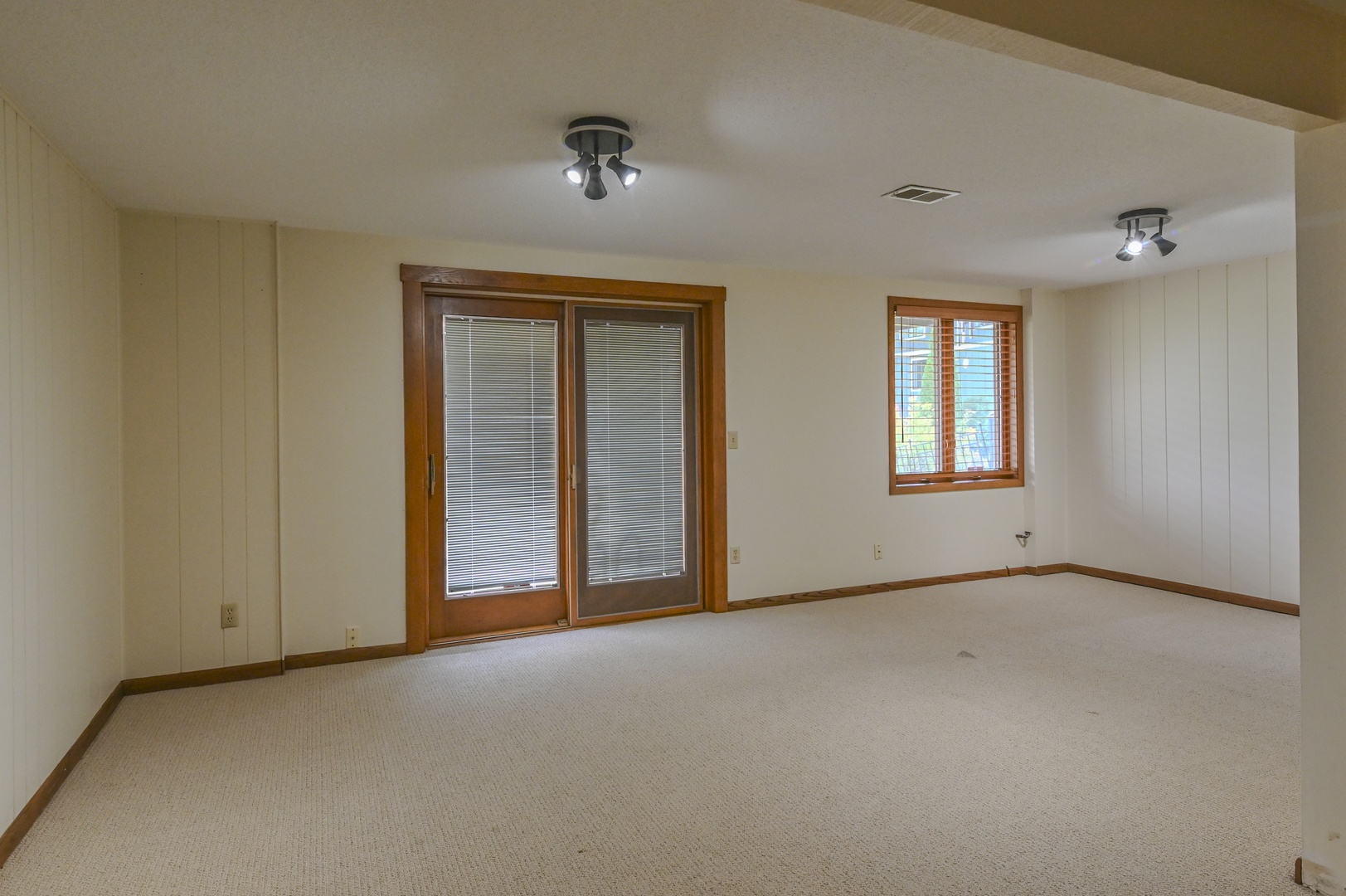 6401 Utica Ridge Road, Unit 28 Davenport, IA 52807 - Photo 16 of 18 Gallery Image 16